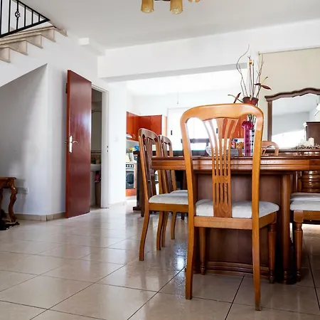 Nikoleta House 度假居 Emba