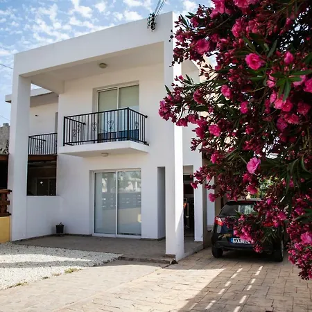 Nikoleta House בית נופש *