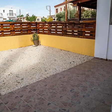 Nikoleta House Emba